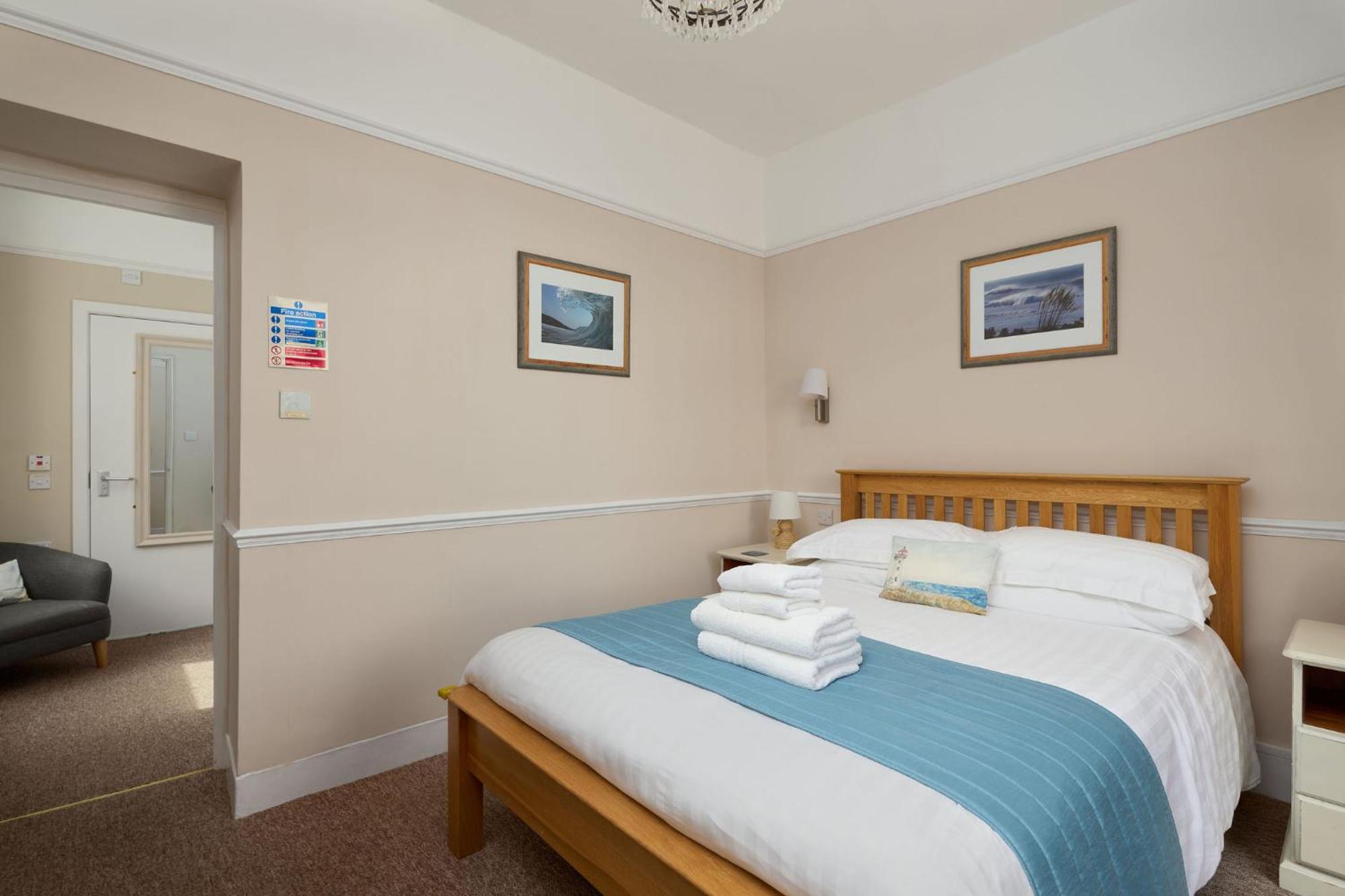 Epchris House Hotel Ilfracombe Exterior photo