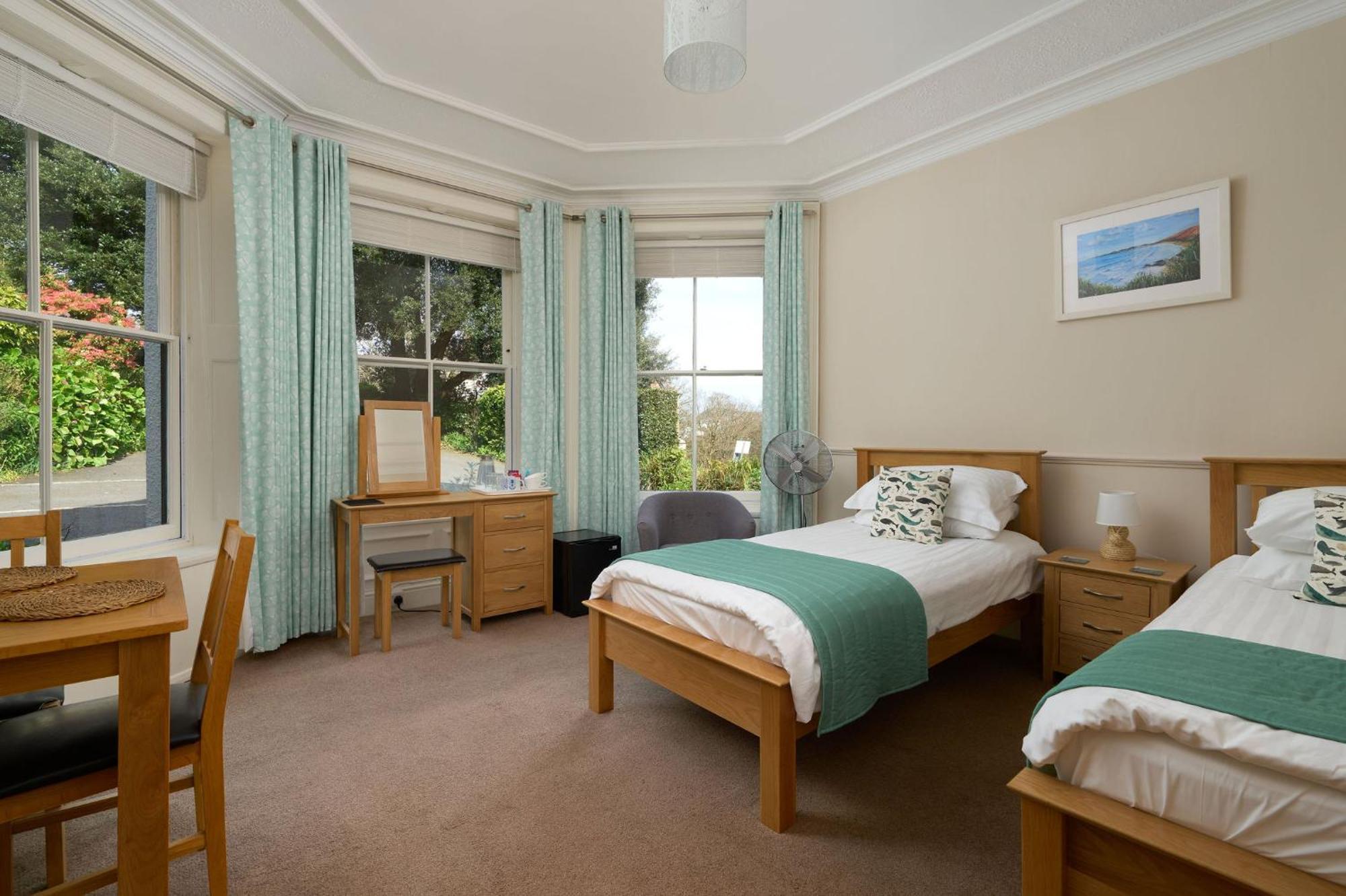 Epchris House Hotel Ilfracombe Exterior photo