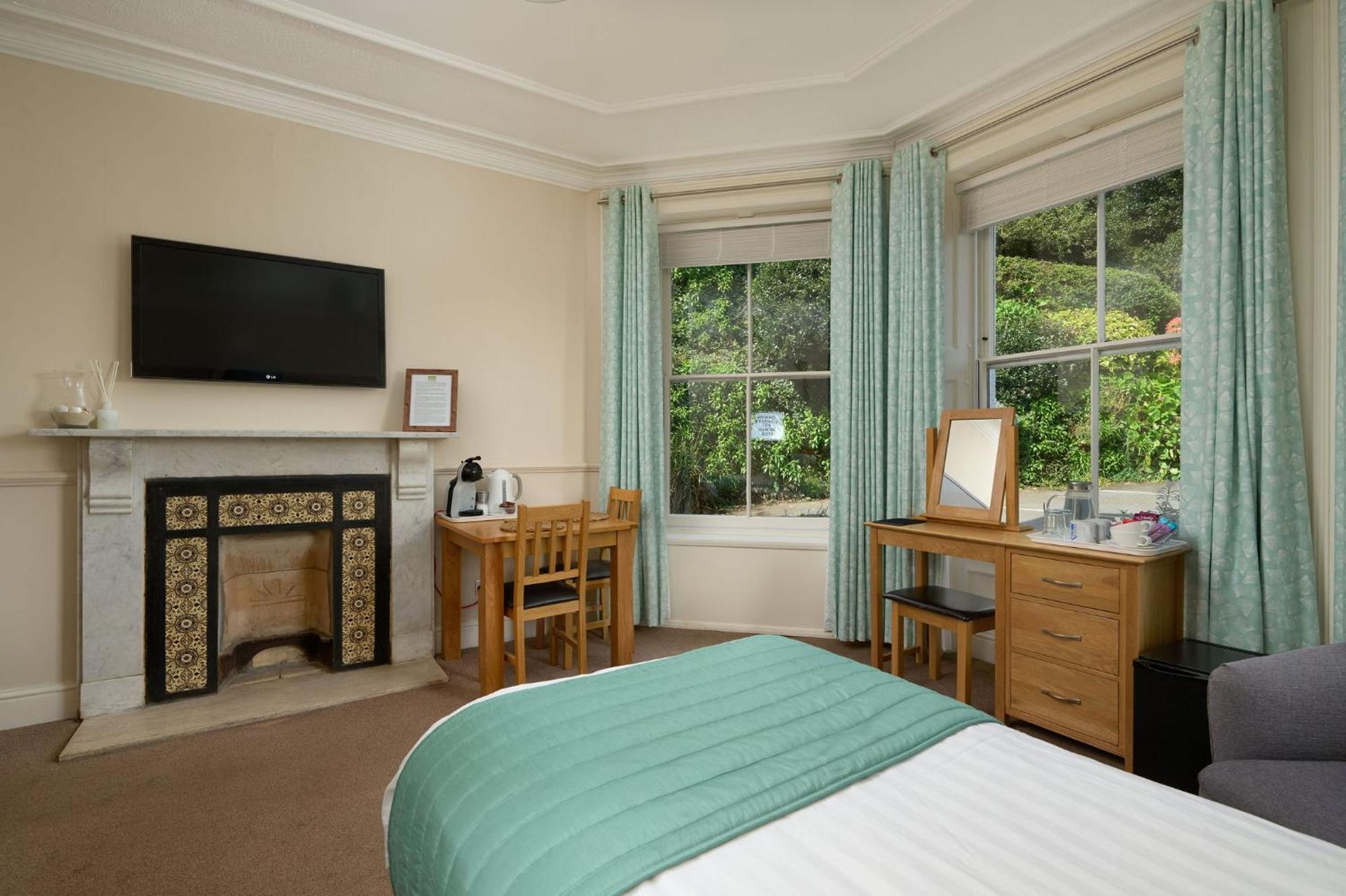Epchris House Hotel Ilfracombe Exterior photo
